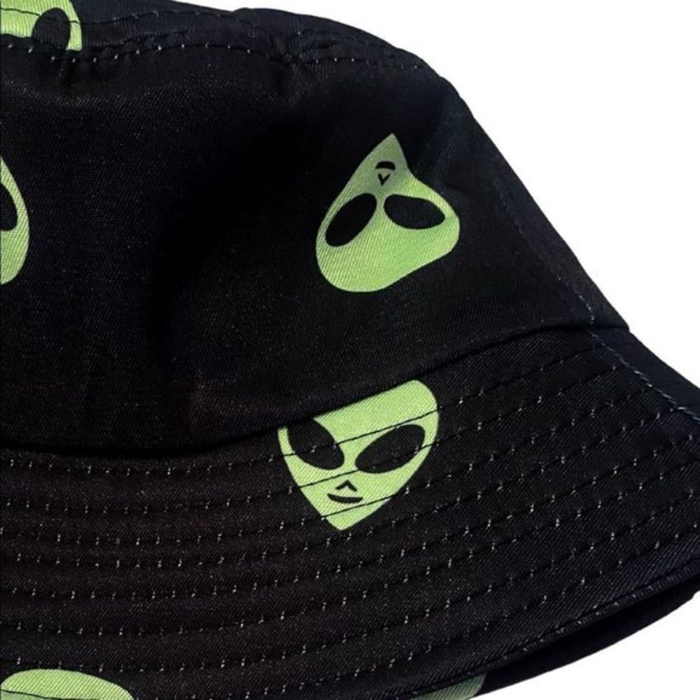Alien bucket hat 👽 - Picture 3 of 3